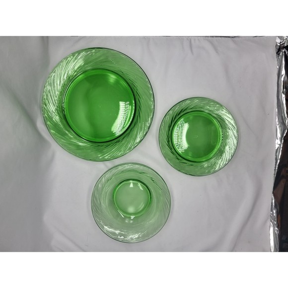 Pyrex Spring Festiva Green Swirl Dishes - Picture 8 of 9